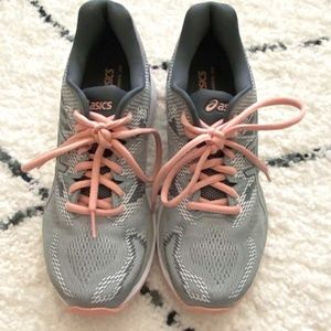 Asics Gel Nimbus runners Size 8